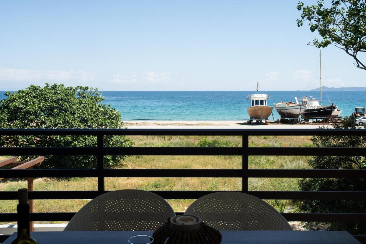 Marineiko Luxury Apartments Ierissos Bagian luar foto