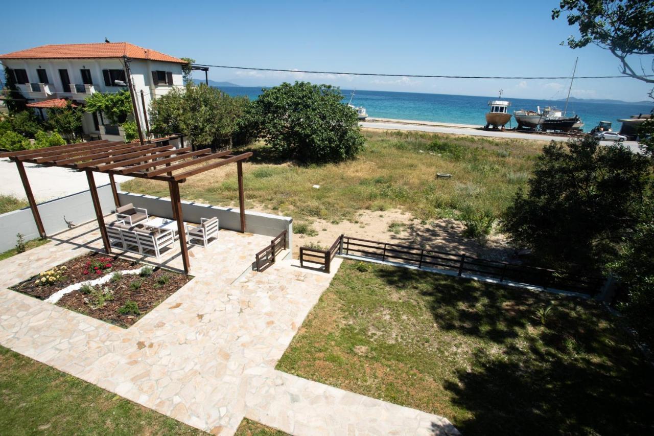 Marineiko Luxury Apartments Ierissos Bagian luar foto