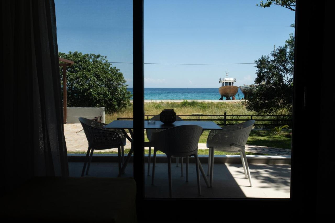 Marineiko Luxury Apartments Ierissos Bagian luar foto