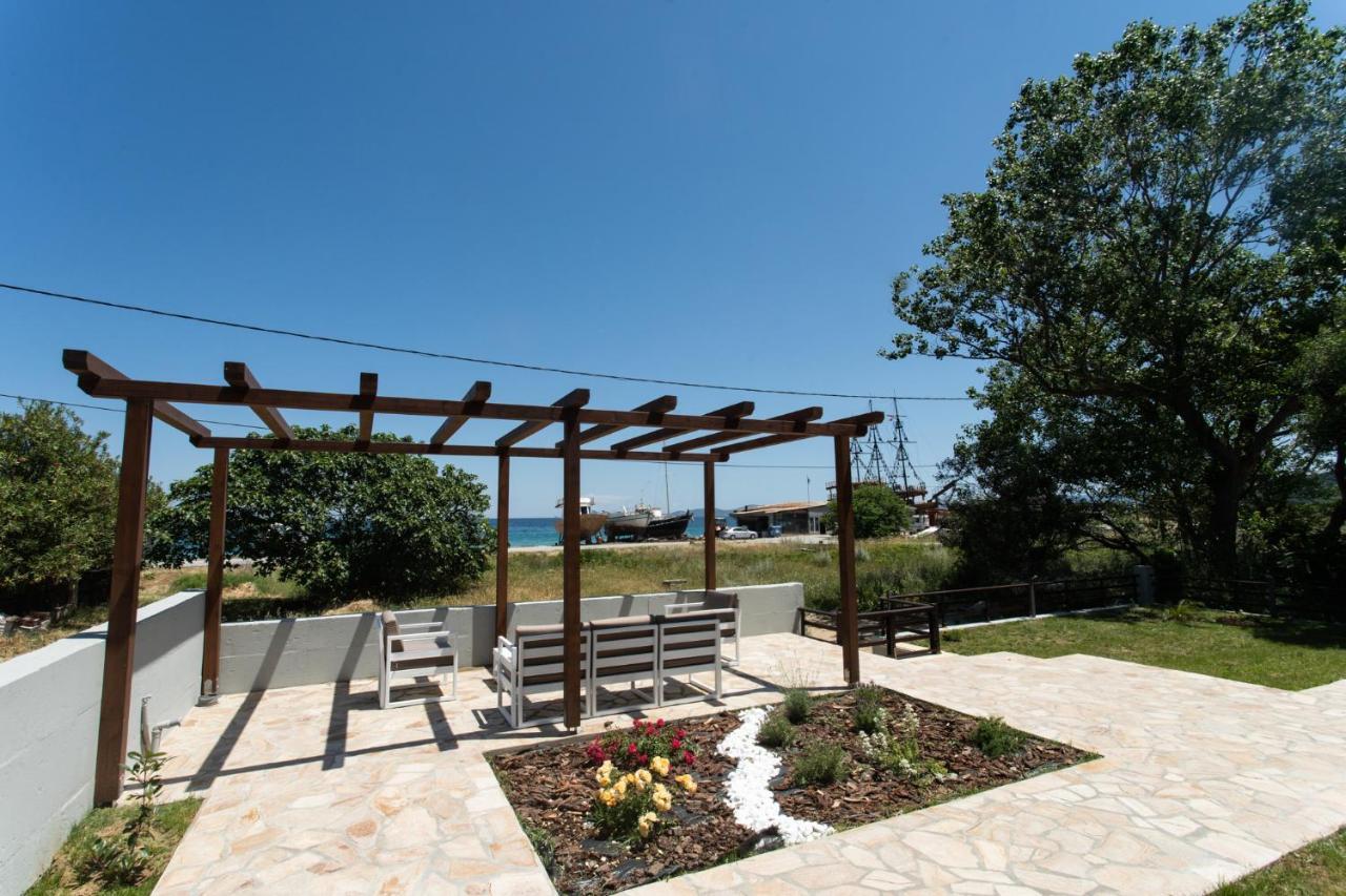 Marineiko Luxury Apartments Ierissos Bagian luar foto